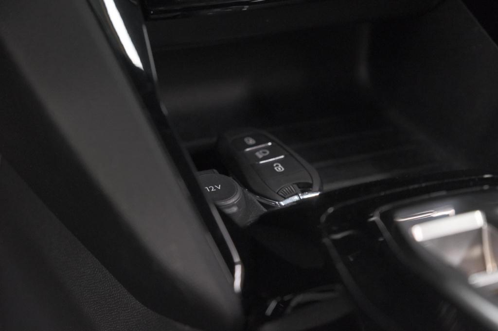 Peugeot 2008 puretech 130 eat8 gt | camera | apple carplay | parkeersensore