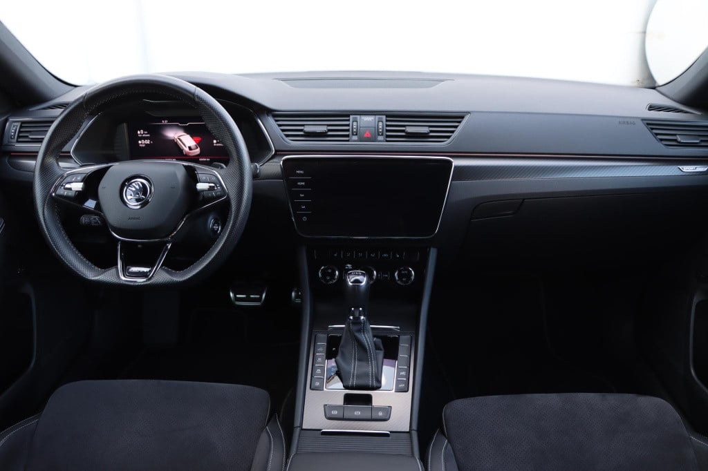 Skoda Superb combi 1.4 tsi iv sportline business 218pk dsg6
