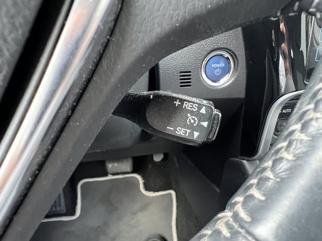 Toyota Auris touring sports 1.8 hybr. dynamic