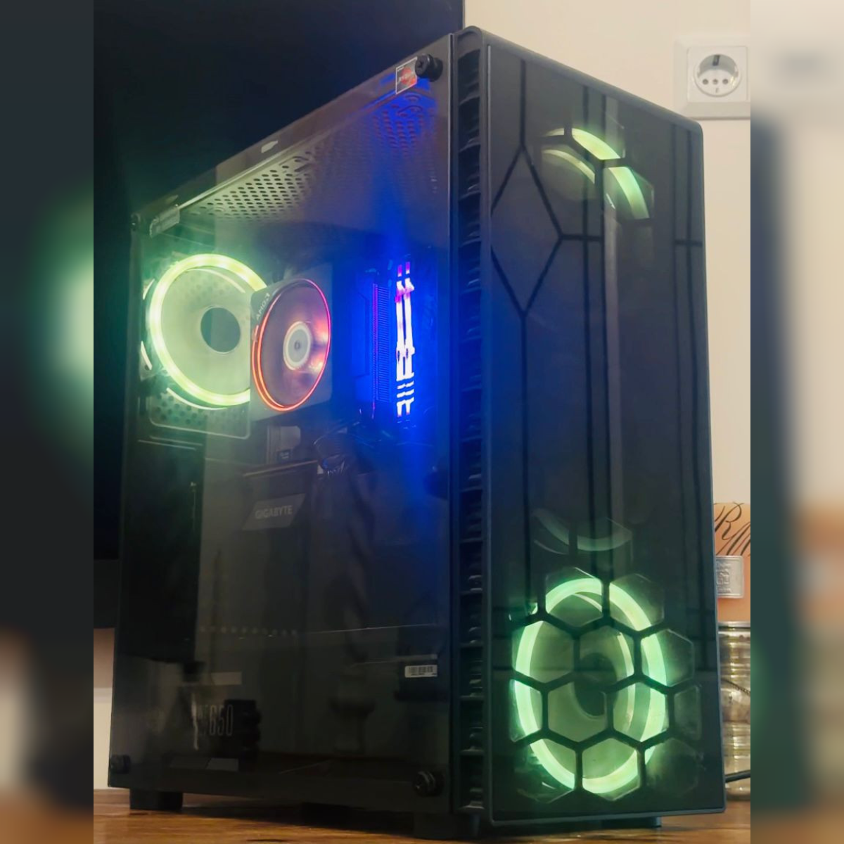 Gaming PC - Ryzen 7 3700X, RTX 2070 Super 8GB, 16GB RAM, SSD Nvme