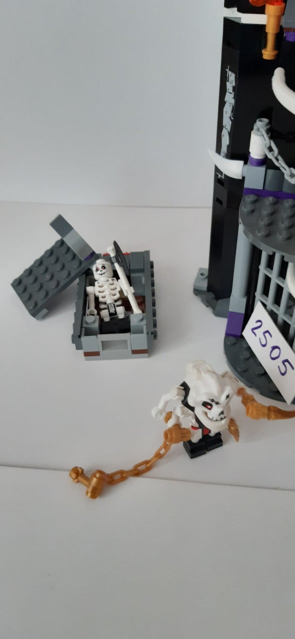 LEGO NINJAGO  2505: Spinner Duistere Fort Garmadon