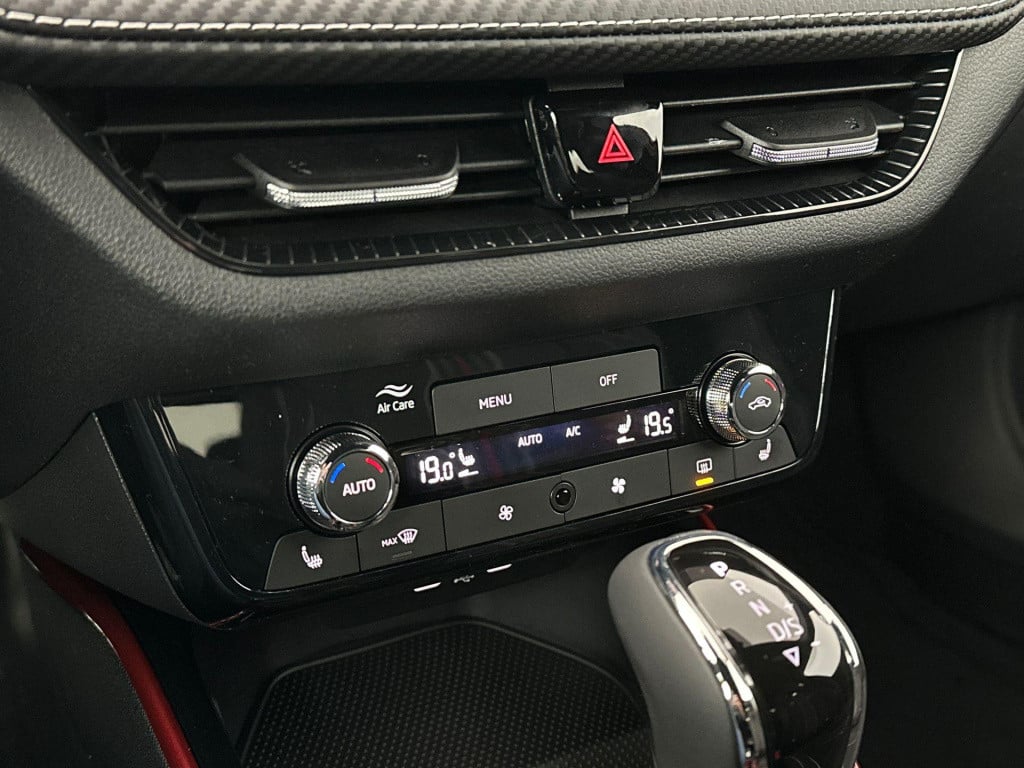 Skoda Fabia 1.0 tsi monte carlo navigatie - 17 inch lm
