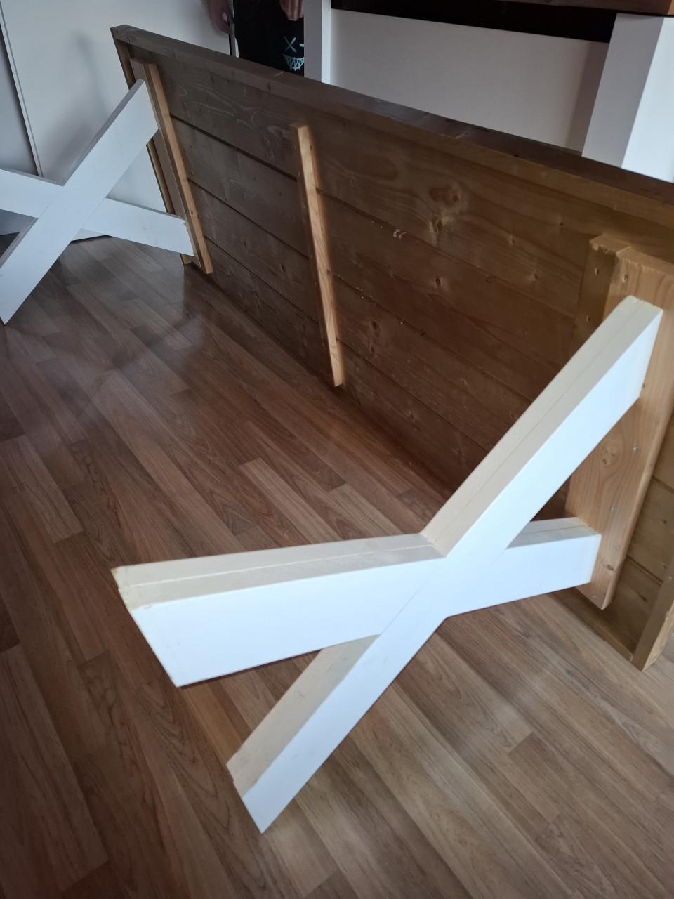 Eettafel 220 cm bij 84 cm