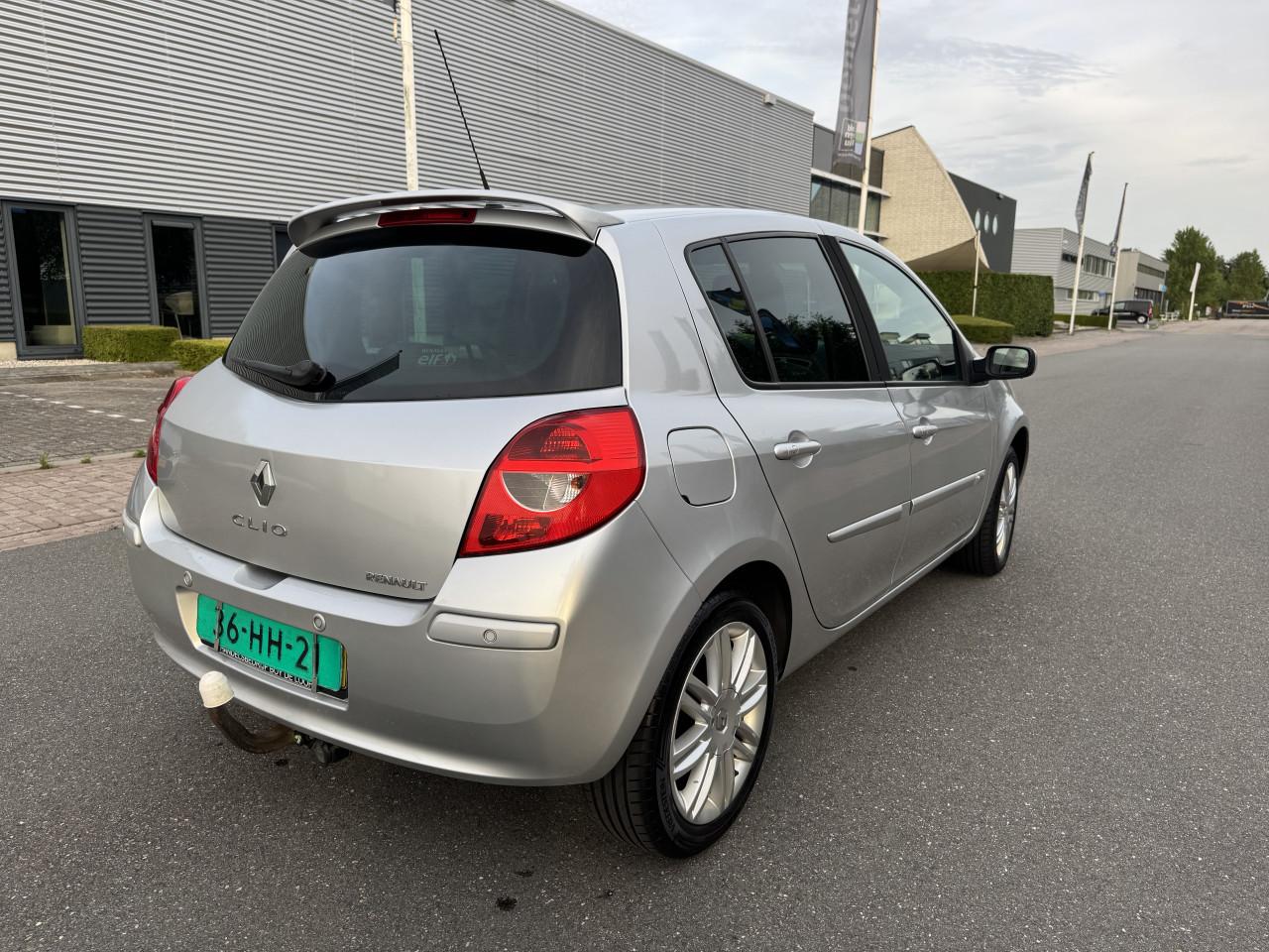 Renault Clio 1.6 benzine Initiale vol opties!