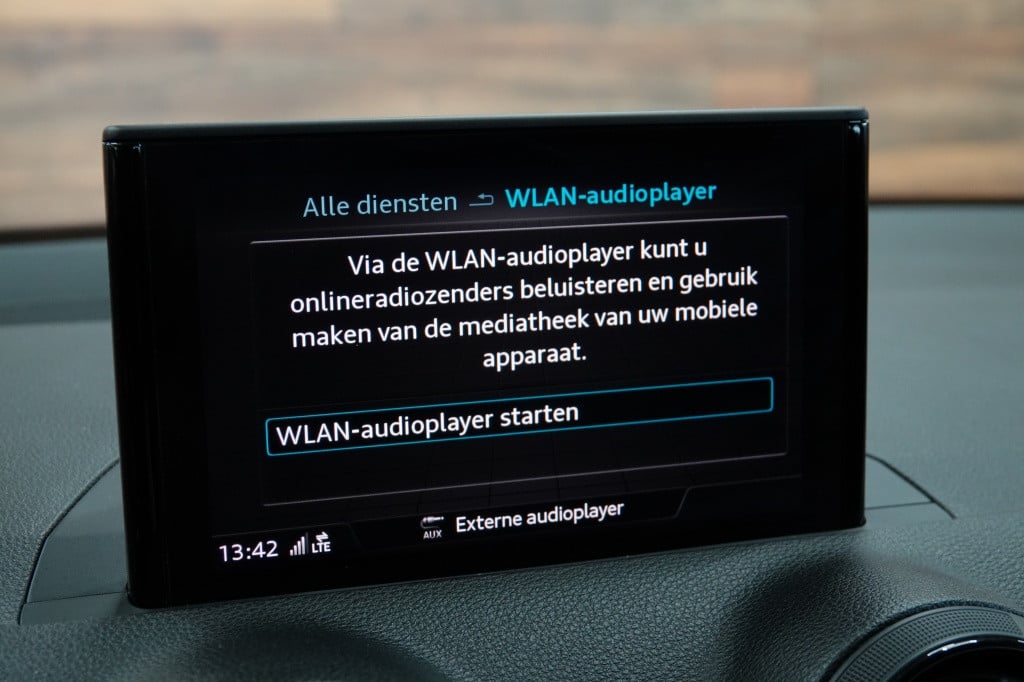 Audi Q2 1.0 tfsi | pdc | airco | 20" |
