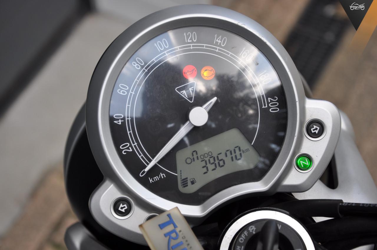 59-MX-TF Triumph Street Twin ABS Vance & Hines