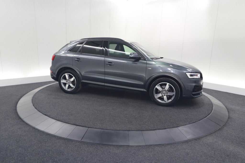 Audi Q3 1.4 tfsi cod sport s line edition | parkeersensoren | navigatie | c