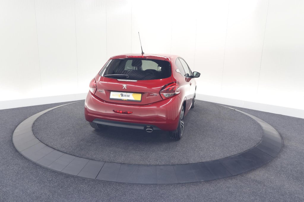 Peugeot 208 puretech 110 gt-line | apple carplay | parkeersensoren | climat