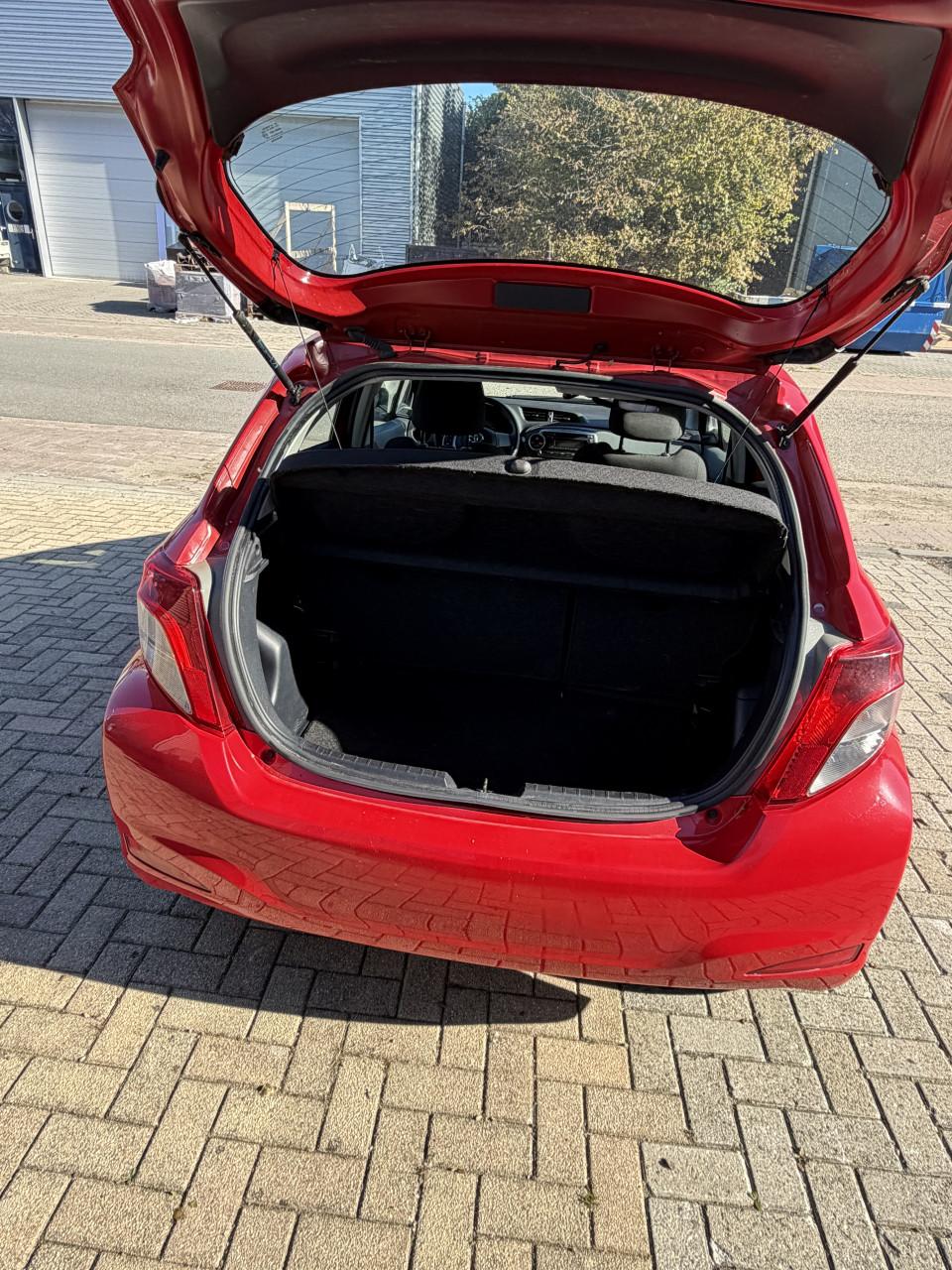 Toyota Yaris 1.0 VVT-i 2012 84.000 KM Airco APK Lage kmstand