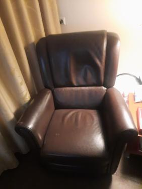 Te koop sta op stoel leder in goed staat