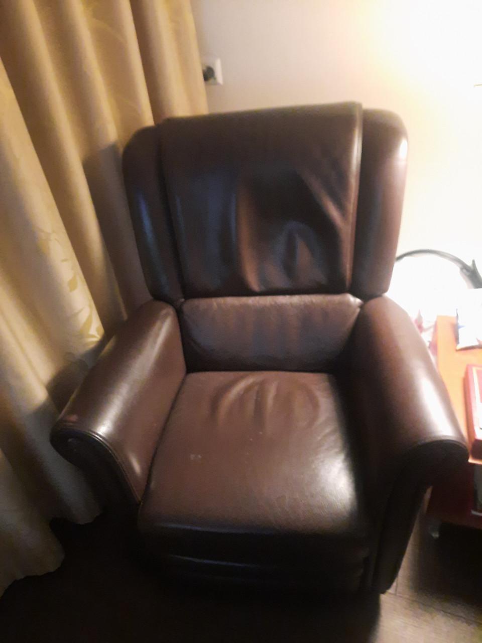 Te koop sta op stoel leder in goed staat