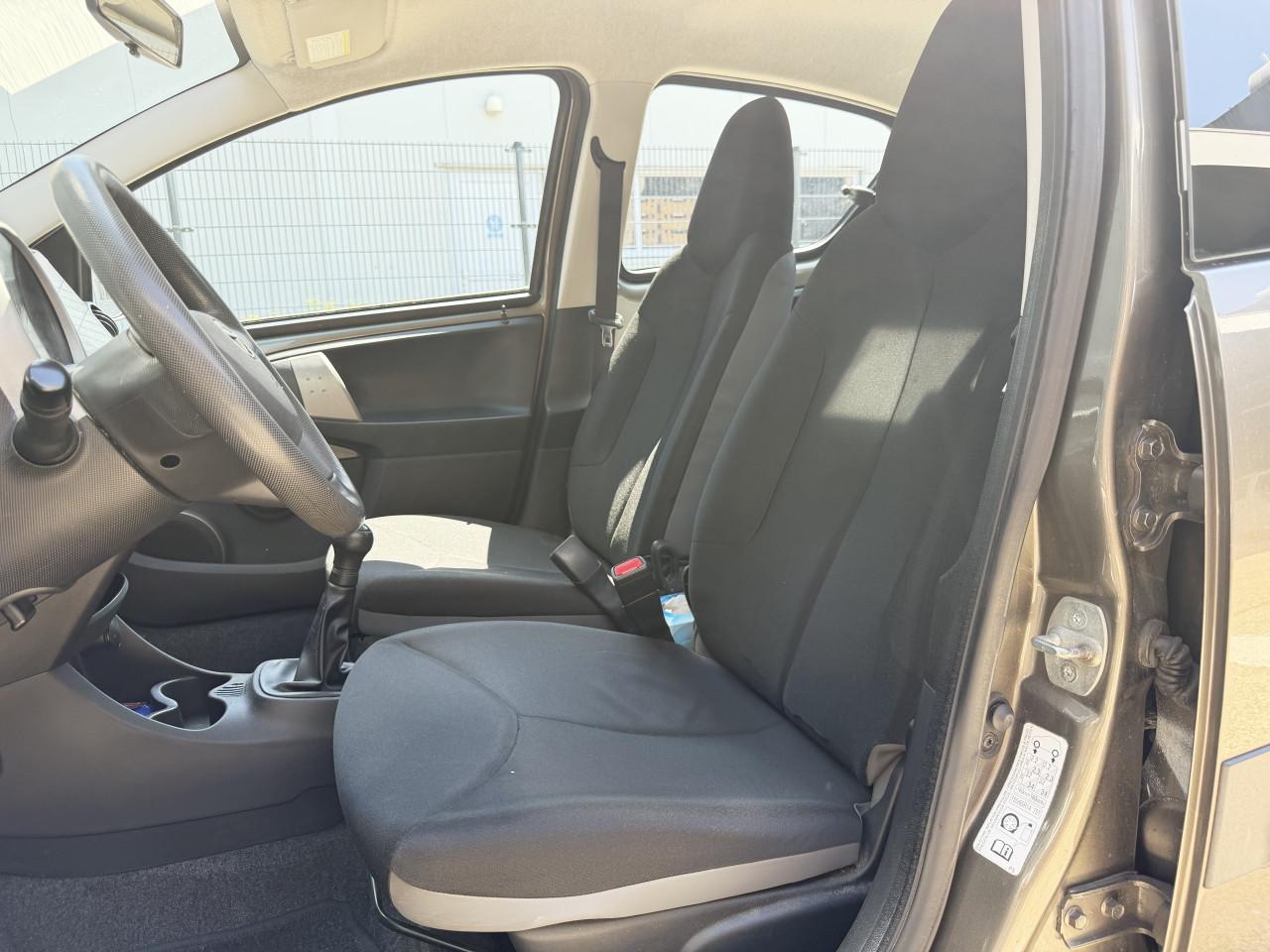 Toyota Aygo 1.0 12V Vvt-i 5DRS 2012 Bruin  Airco Apk Nap Navi