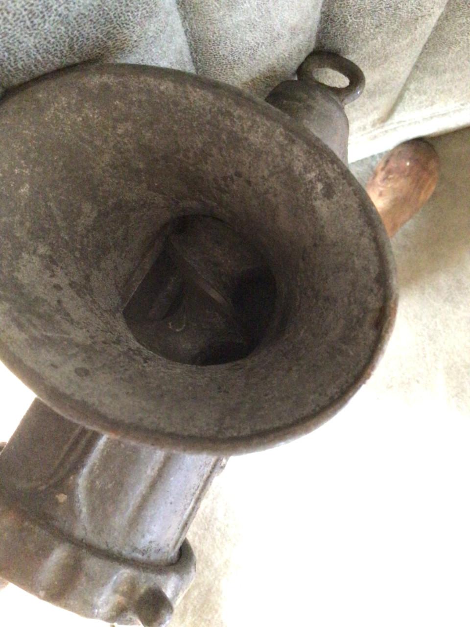 Vintage gehaktmolen Moravia