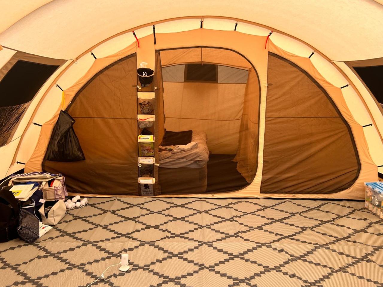 Mooie ruime tent incl. bagagewagen