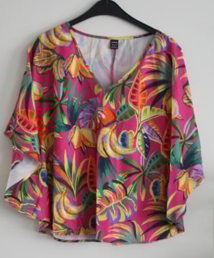 Gekleurd shirt met fruit rint maat 38