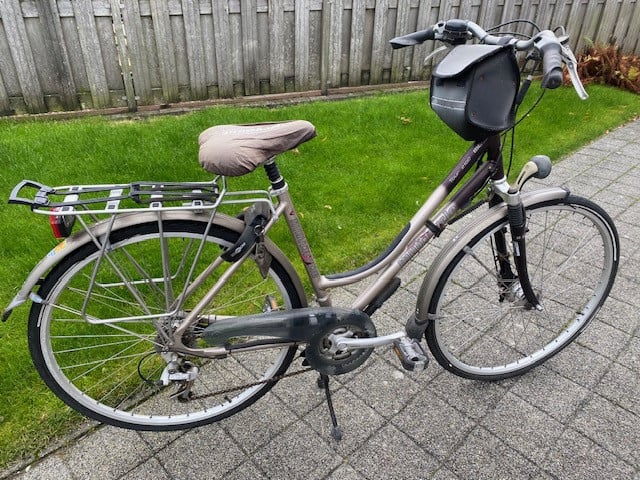 Te koop: een goede dames fiets.