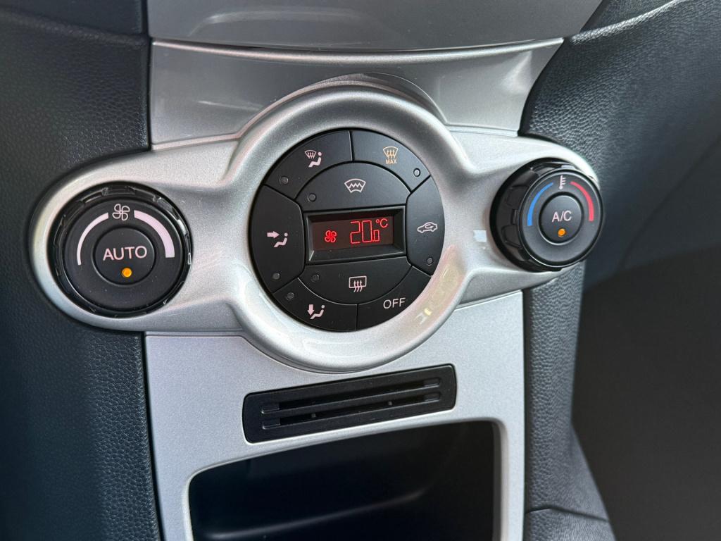 Ford Fiesta 1.25 titanium 5 deurs