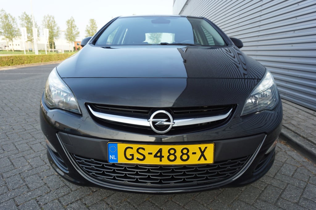 Opel Astra 1.4 turbo blitz - 1e eigenaar - airco / navi / cruise / elektr. 