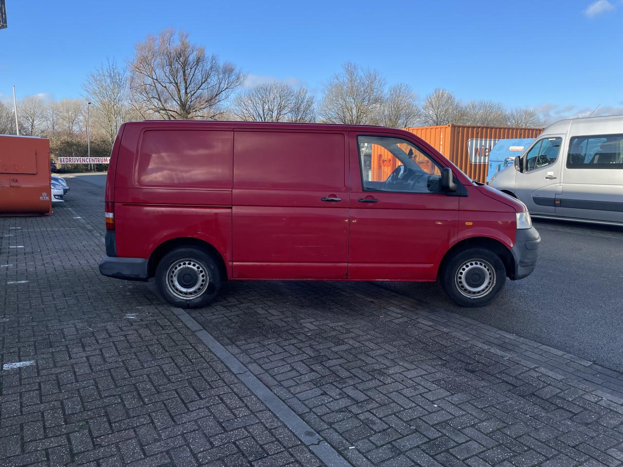 Volkswagen Transporter 2.5 TDI /CARPLAY/CRUISE CONTR/TREKH.