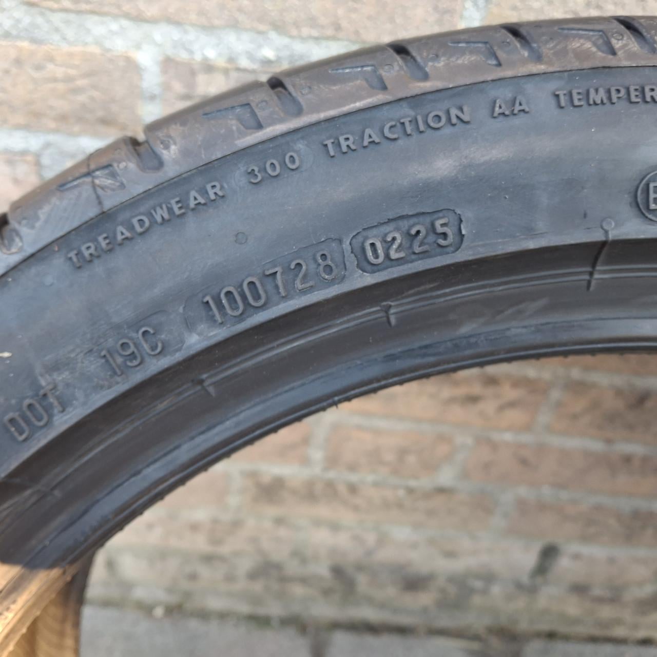 2x Bridgestone Potenza zomerbanden, nieuw