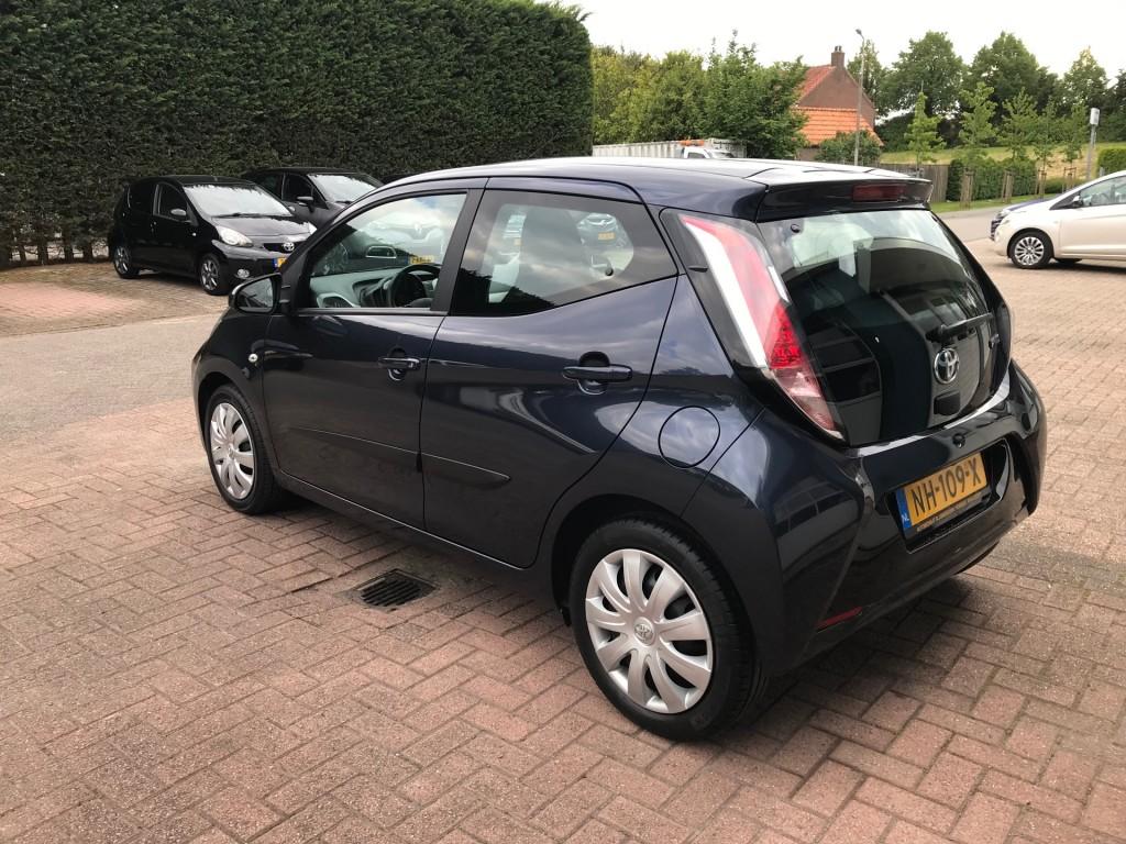 Toyota Aygo 1,0 12v x-play