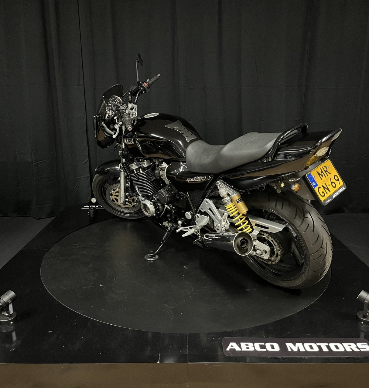 Yamaha XJR 1200
