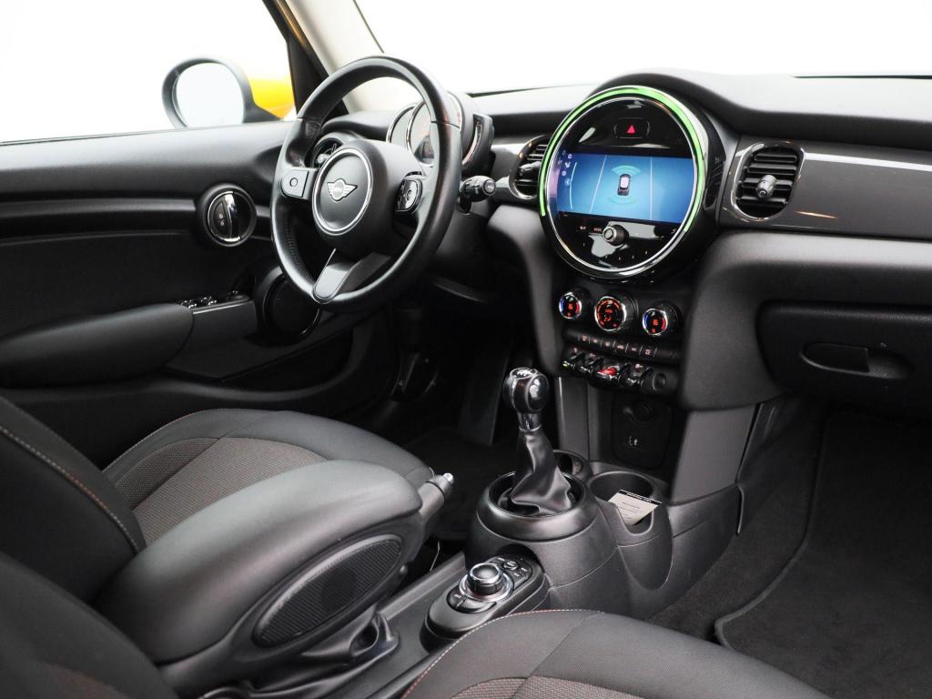 Mini 5-deurs 1.5 one essential | navigatie | lmv | parkeer sensoren | clima