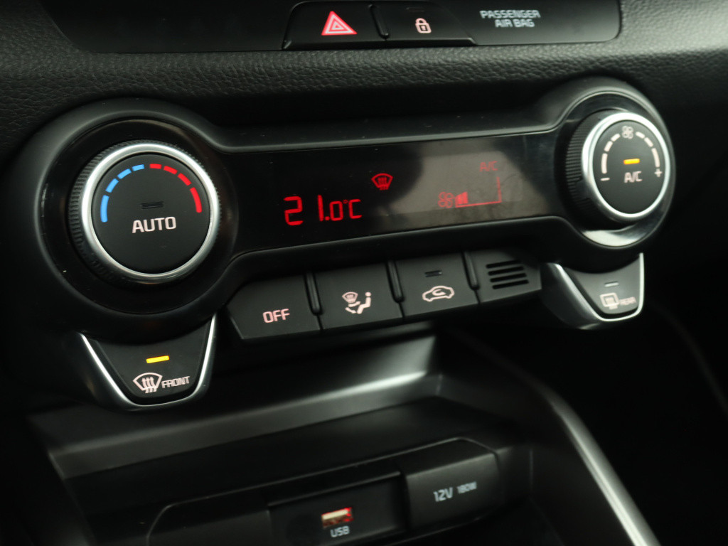 Kia Stonic 1.0 t-gdi mhev gt-line | stuur- en stoelverwarming | navigatie |
