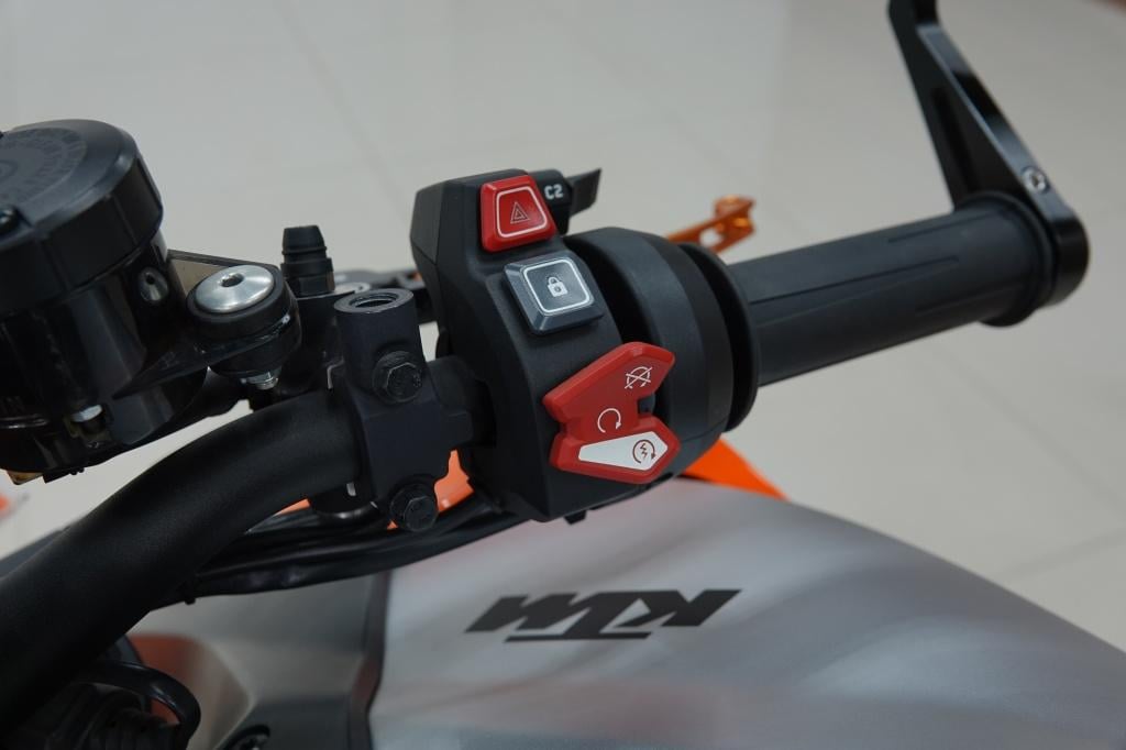 Ktm 1290 tour superduke r | cruise | apex vering |