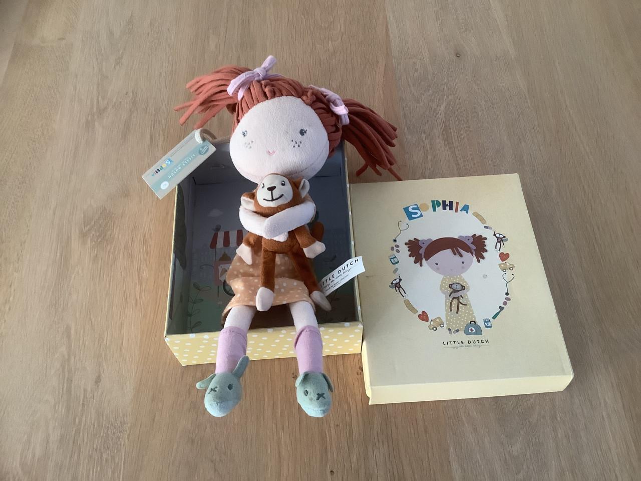 Little Dutch Pop Sophia met Aapje in de originele doos