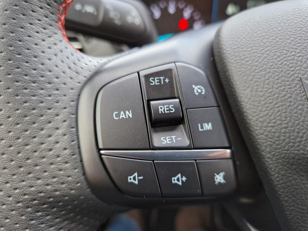 Ford Focus 1.0 ecoboost hybrid 125pk st line x , trekhaak , carplay , camer