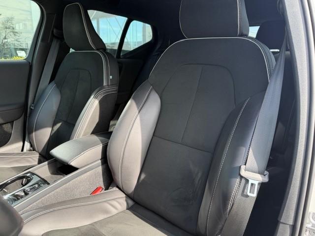 Volvo XC40 1.5 t4 recharge r-design l panoramadak l memory l led l harman k