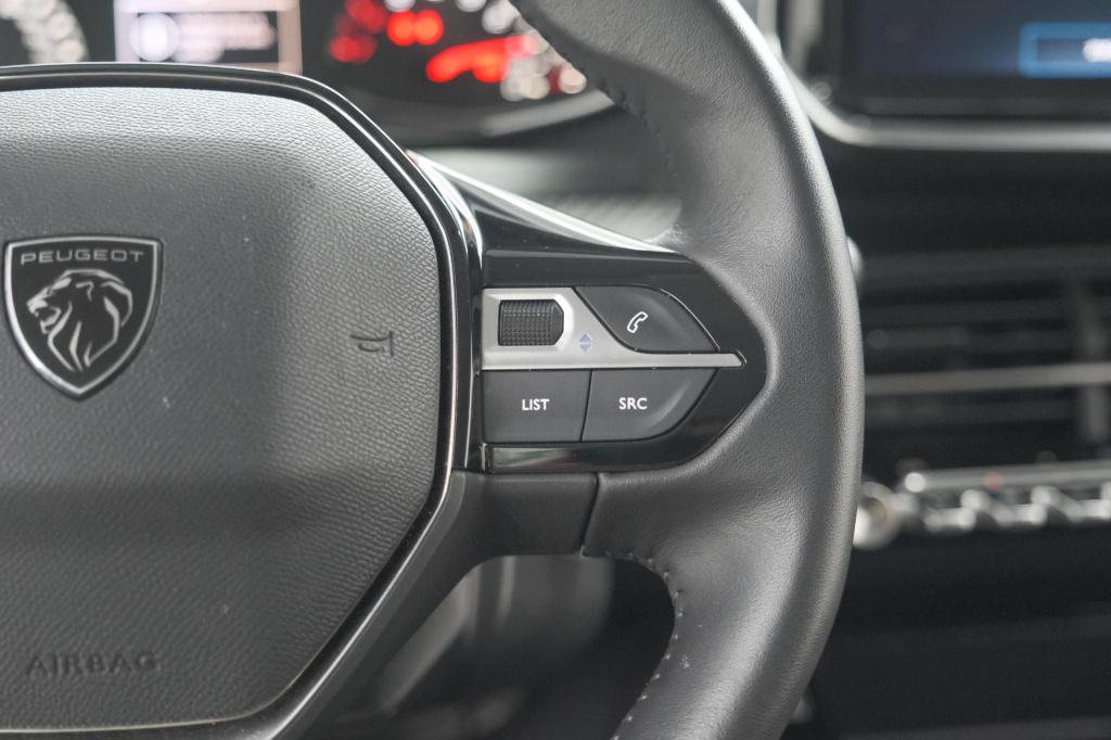 Peugeot 208 puretech 100 active | parkeersensoren | navigatie | apple carpl