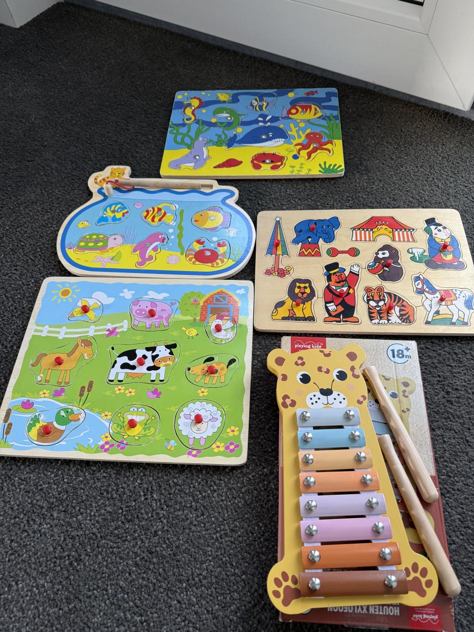 4 Houten puzzels en xylofoon