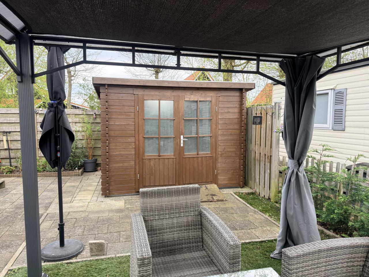Zeer complete   stacaravan  incl staanplaats op camping in Scherpenisse
