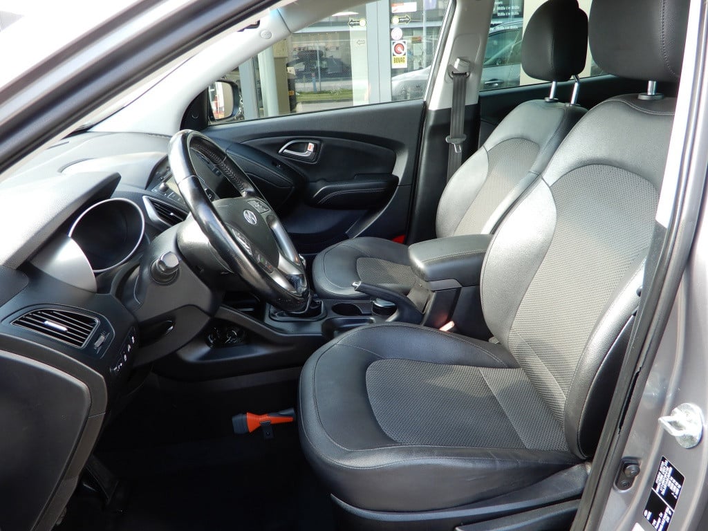 Hyundai Ix35 1.6i gdi go! | trekhaak 1200kg | navigatie | nl auto | achteru