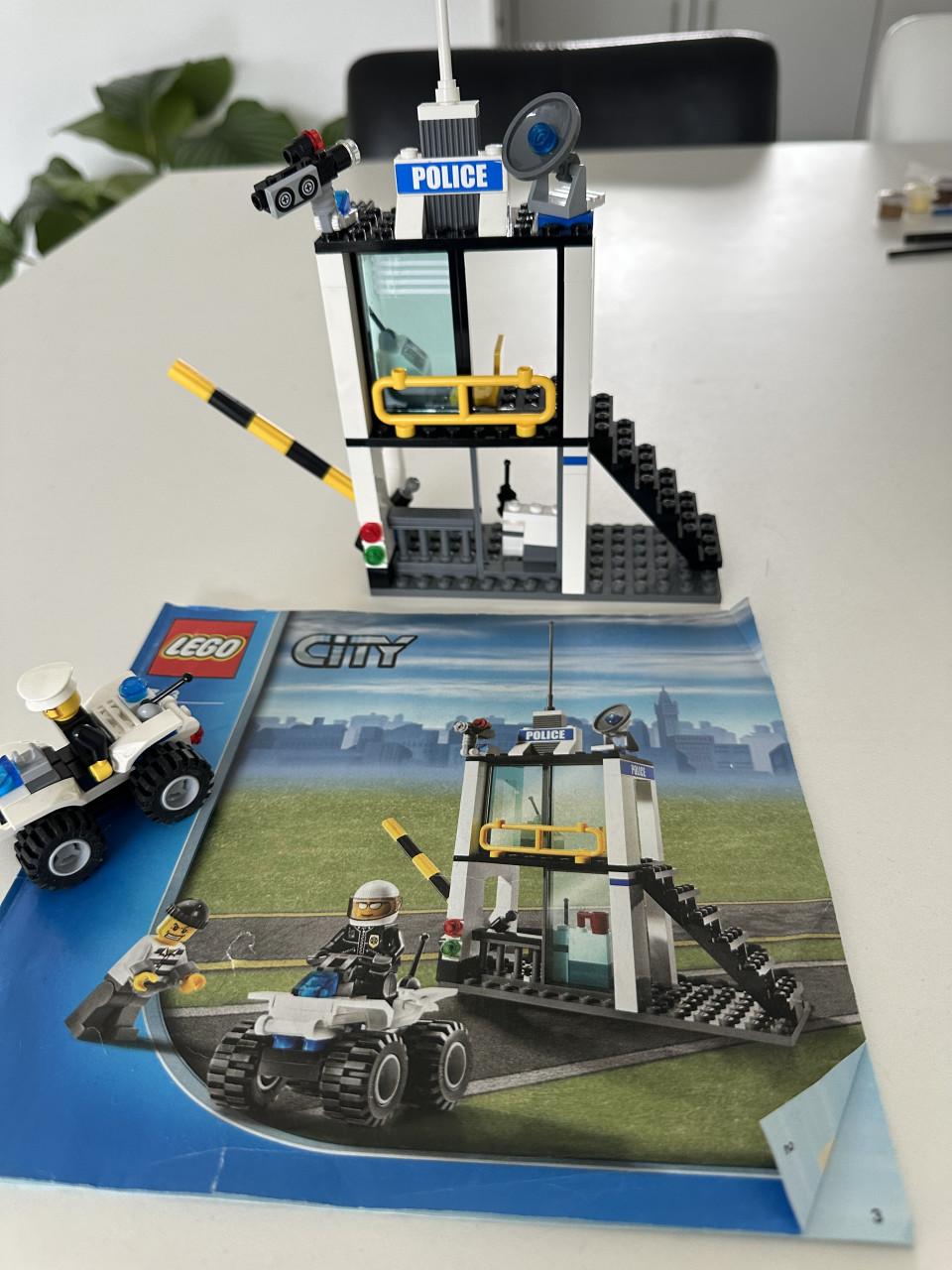 Lego city politievrachtwagen