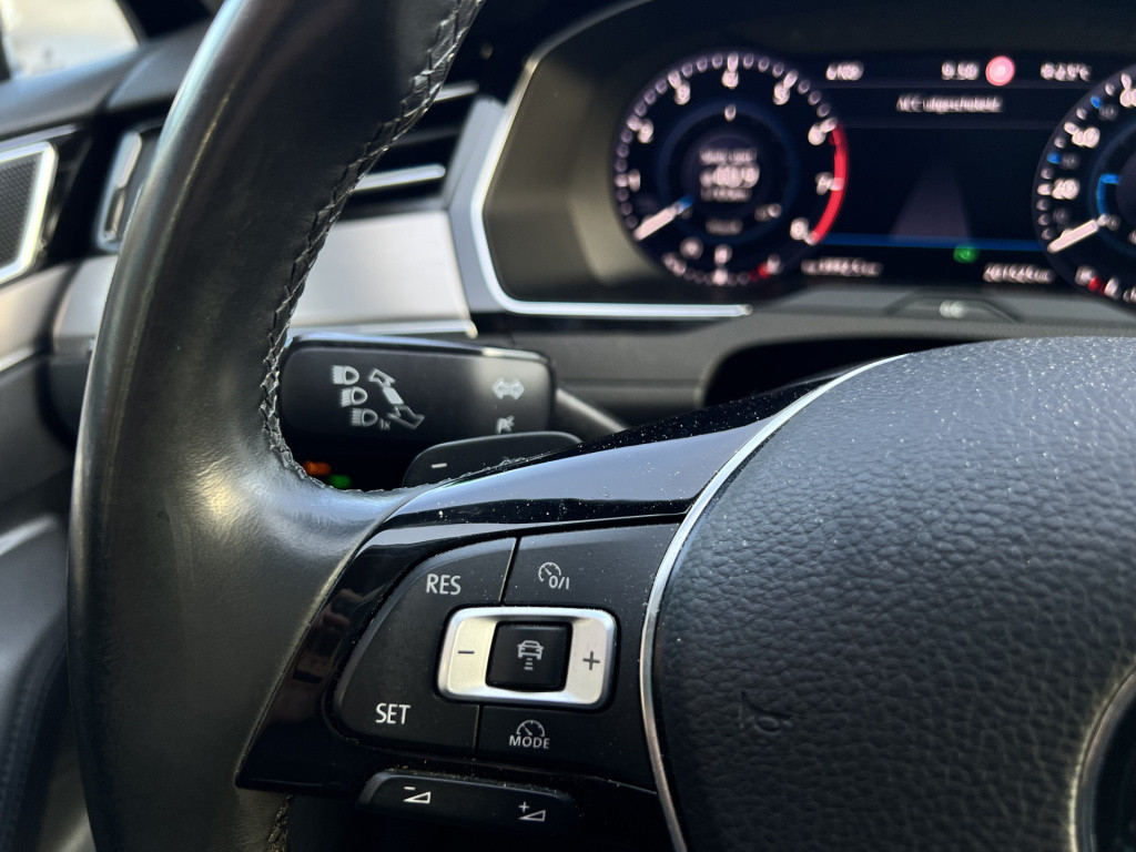 Volkswagen Passat variant highline automaat | bluetooth | camera | lederen 