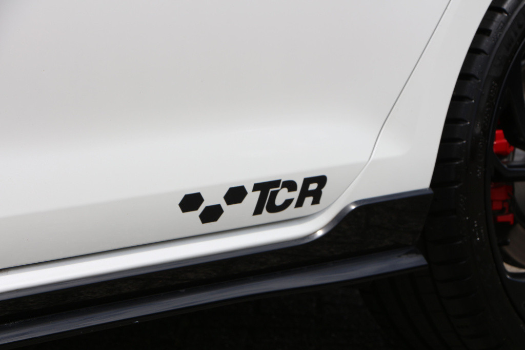 Volkswagen Golf 2.0 tsi gti tcr | akrapovic | pano | discover pro