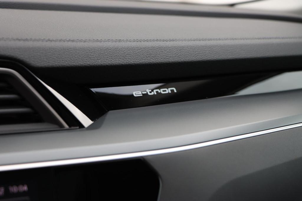 Audi Q8 E-tron 55 quattro advanced edition plus 115 kwh | soh 92,2% |
