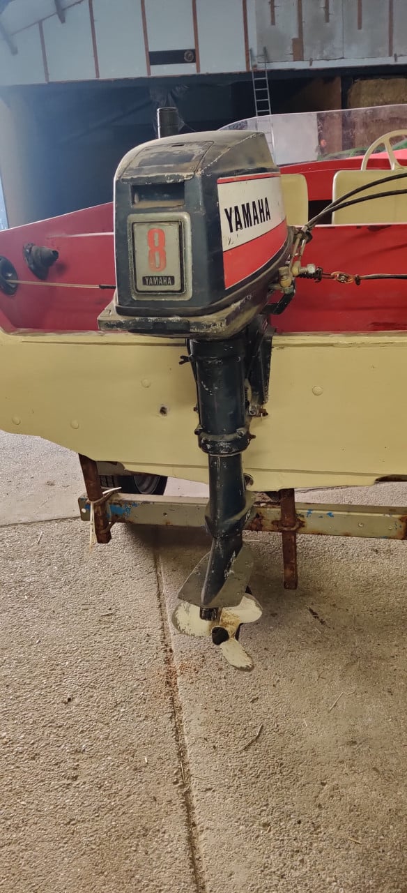 Bootje met 8pk Yamaha