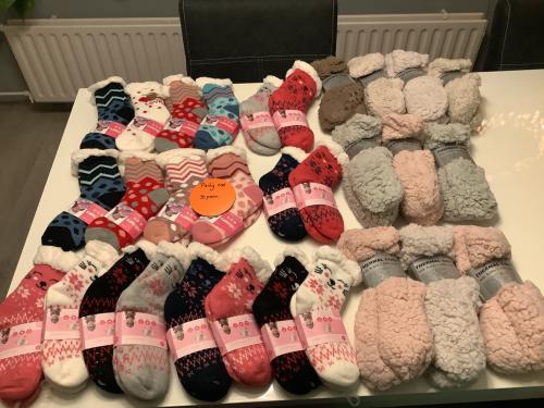 Partij leuke kinder fluffy sokken met antislip ( partij 258)