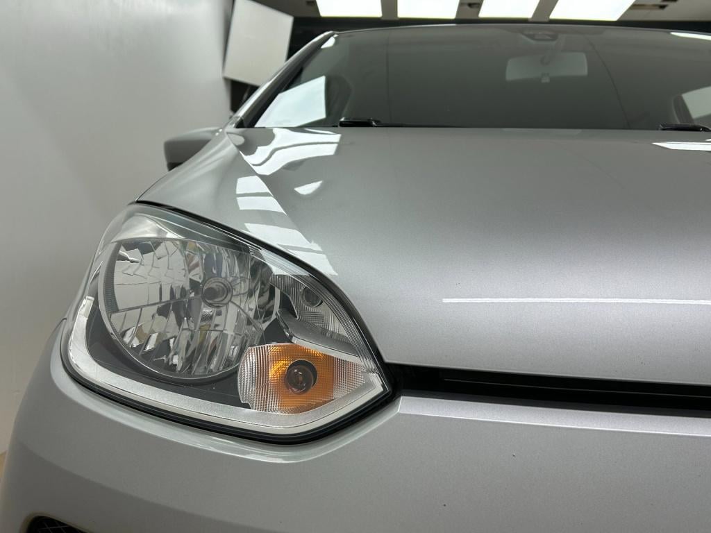 Volkswagen UP! occasion 1.0 high up! bluemotion | grijs | tweedehands volks