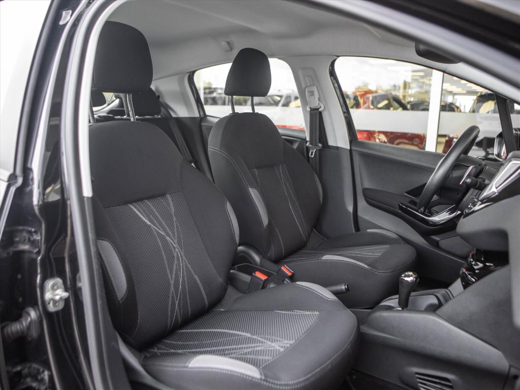 Peugeot 208 1.2 e-vti 82pk 5d envy automaat