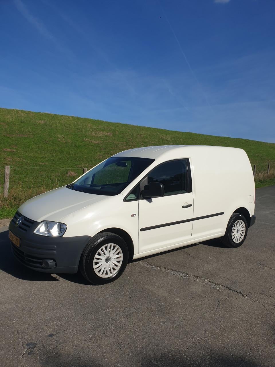 Volkswagen caddy 1.9 tdi 2010 apk airco