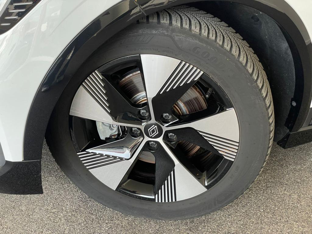 Renault Megane E-tech ev40 boost charge equilibre