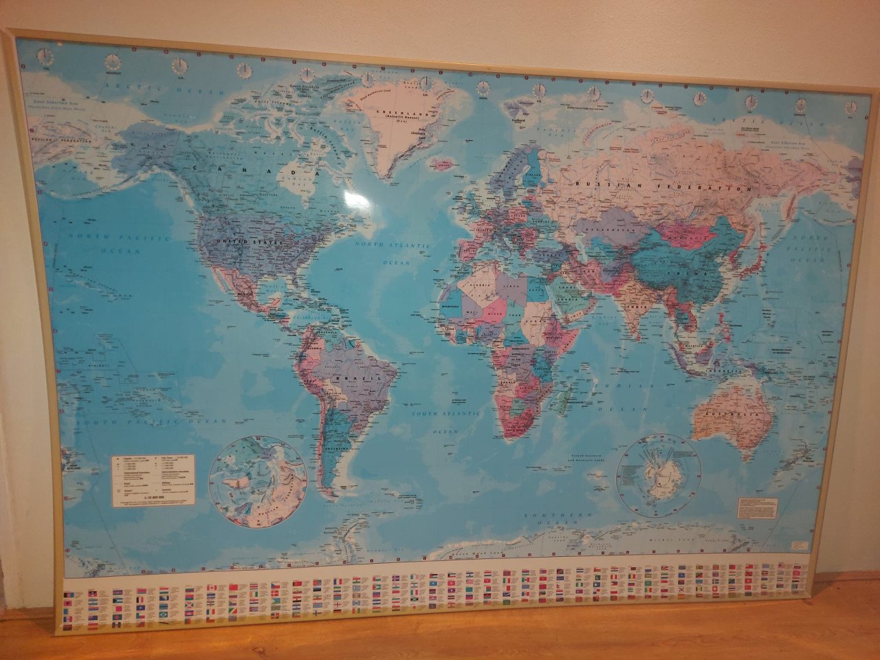 Grote z.g.a.n. geplastificeerde wereldkaart ( 139 cm x 96 cm)