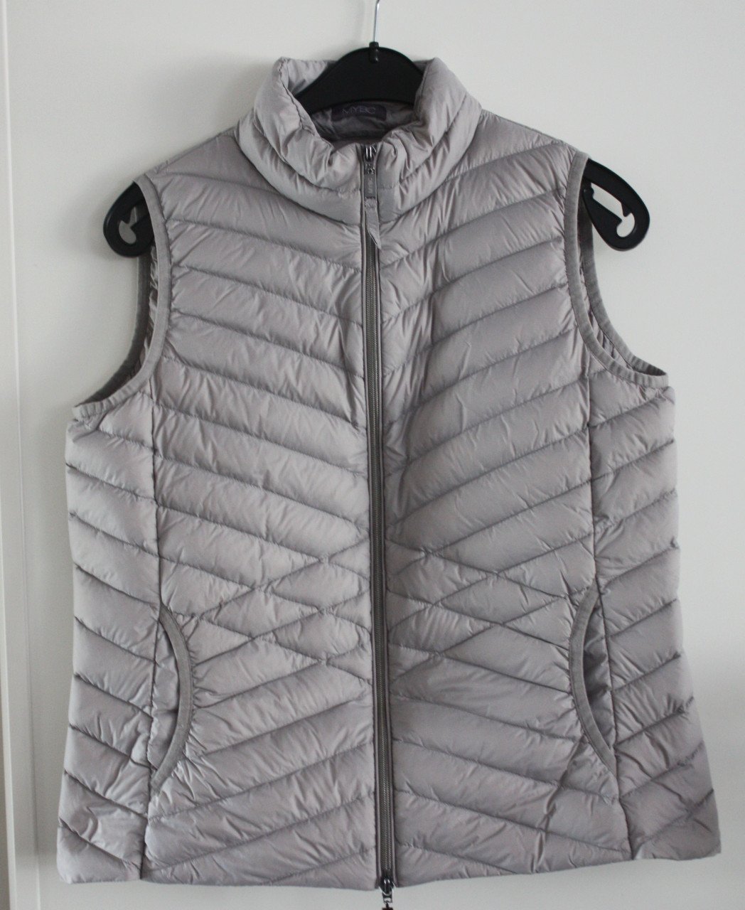 Grijze bodywarmer maat 40