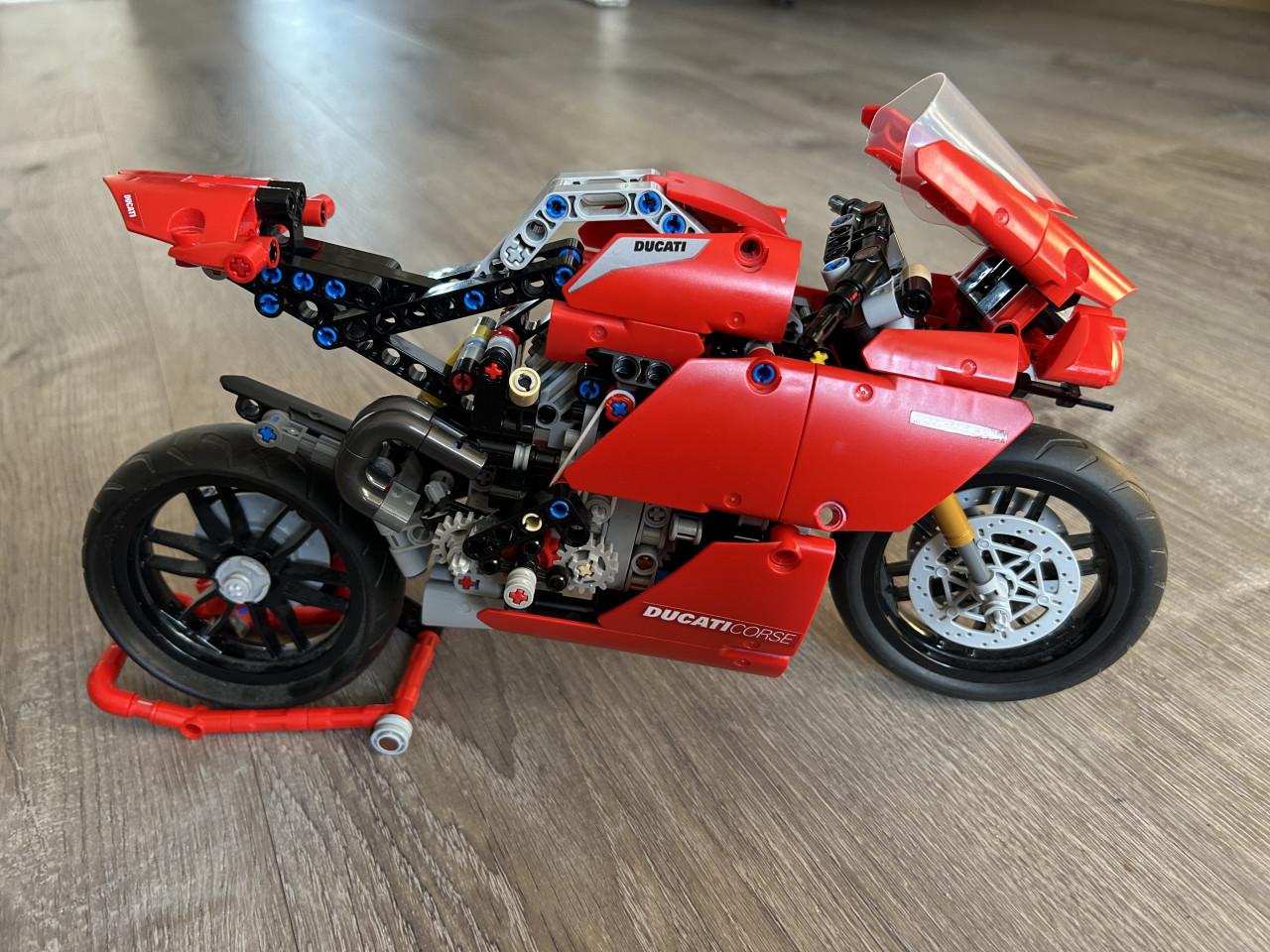 Lego Set – 42107 - Technic – Ducati Panigale V4 R