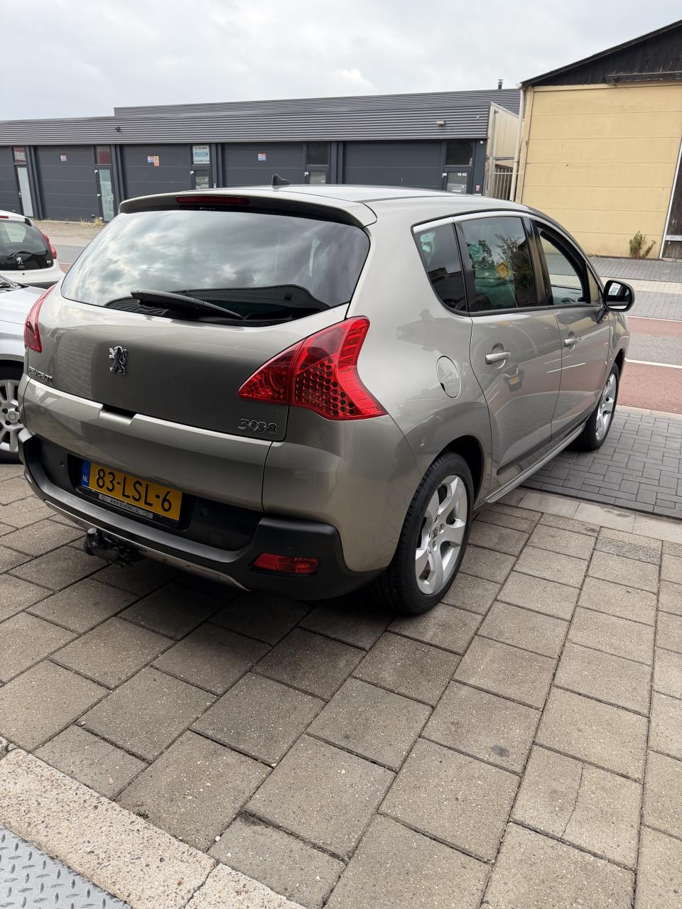 Peugeot 3008 automaat bouwjaar 2010